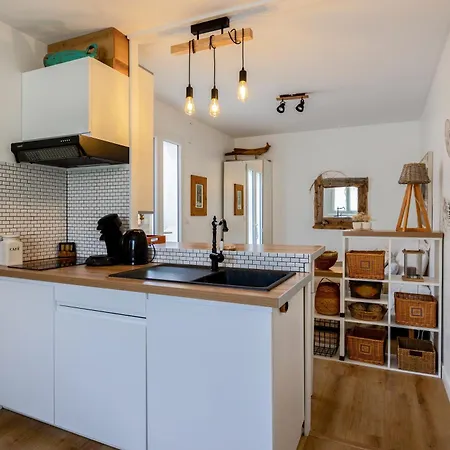 Apartment Cosy Courtyard Within 15min Walk From Old Town